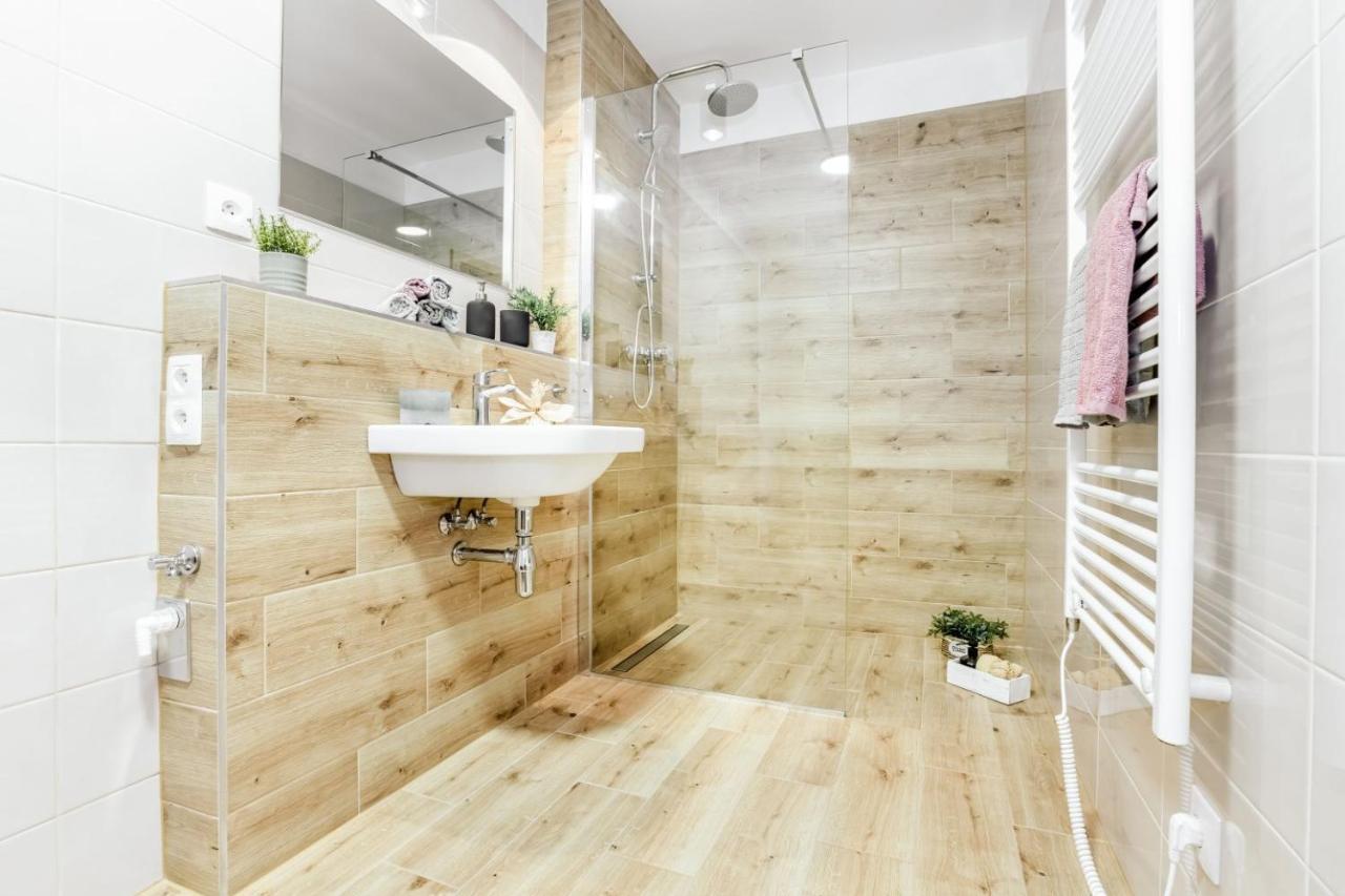 Apartmány Karlovy Dvory Horni Plana Exterior foto