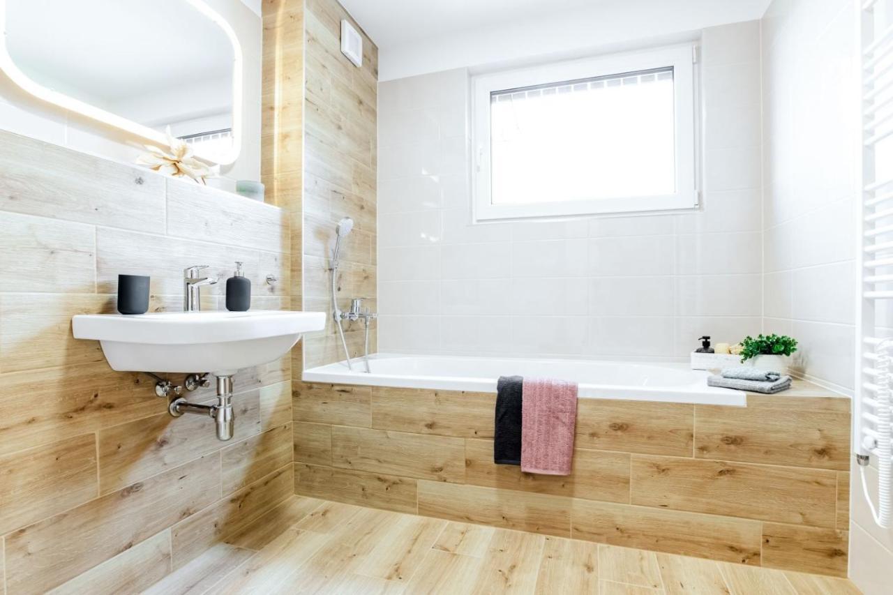 Apartmány Karlovy Dvory Horni Plana Exterior foto