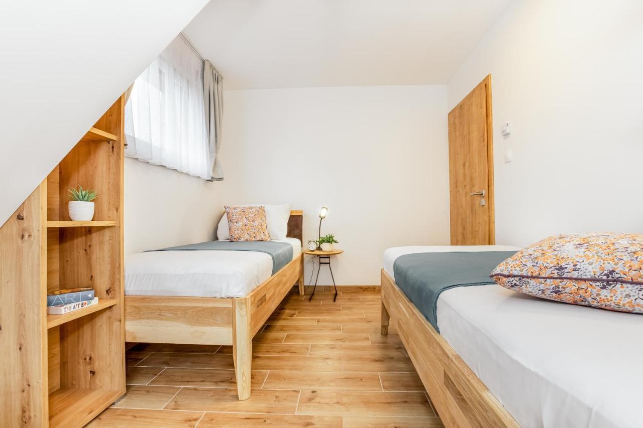 Apartmány Karlovy Dvory Horni Plana Exterior foto